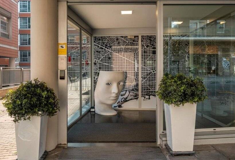 Отель Naitly Barcelona Poblenou