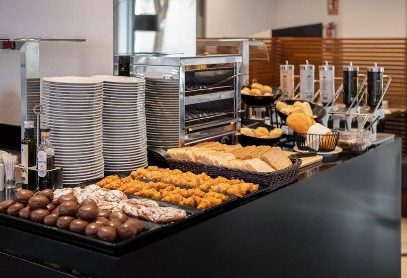 Отель Naitly Barcelona Poblenou