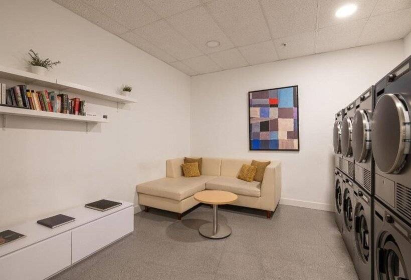 Отель Naitly Barcelona Poblenou