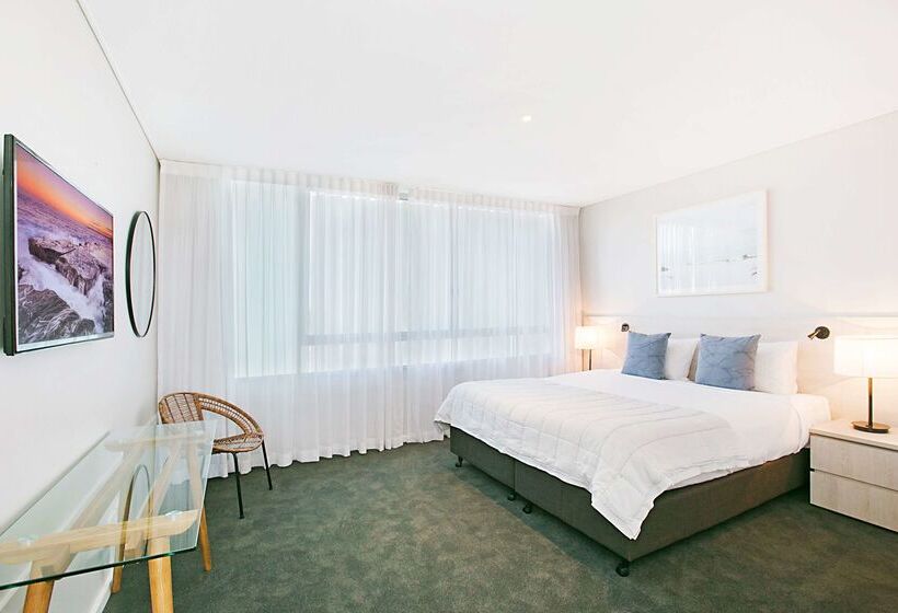 Отель Oaks Nelson Bay Lure Suites