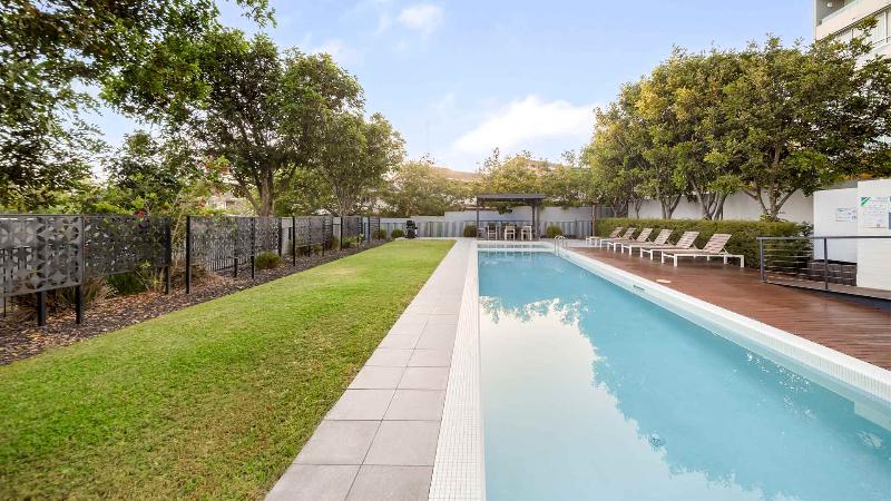 Отель Oaks Nelson Bay Lure Suites