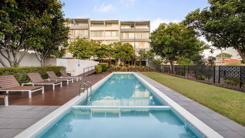 Отель Oaks Nelson Bay Lure Suites