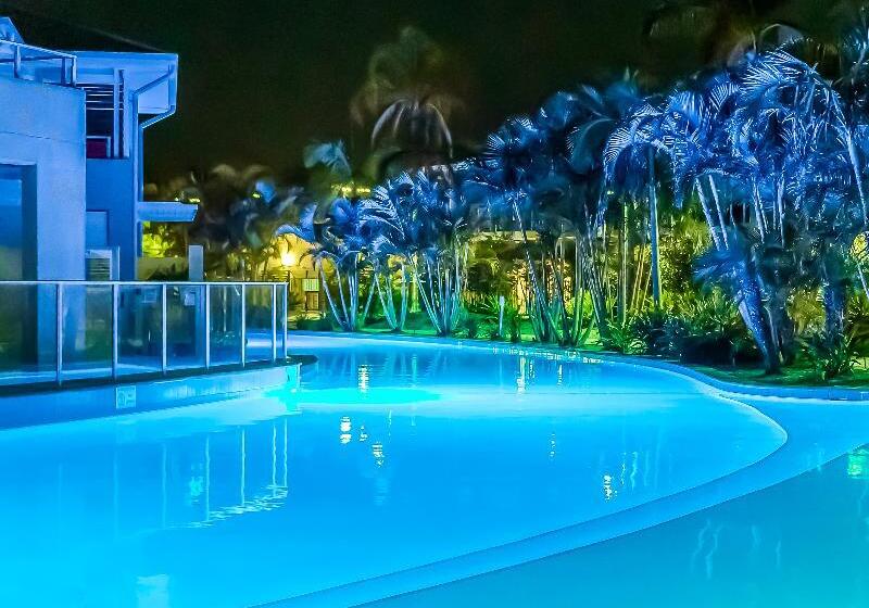 בית מלון כפרי Oaks Port Stephens Pacific Blue Resort