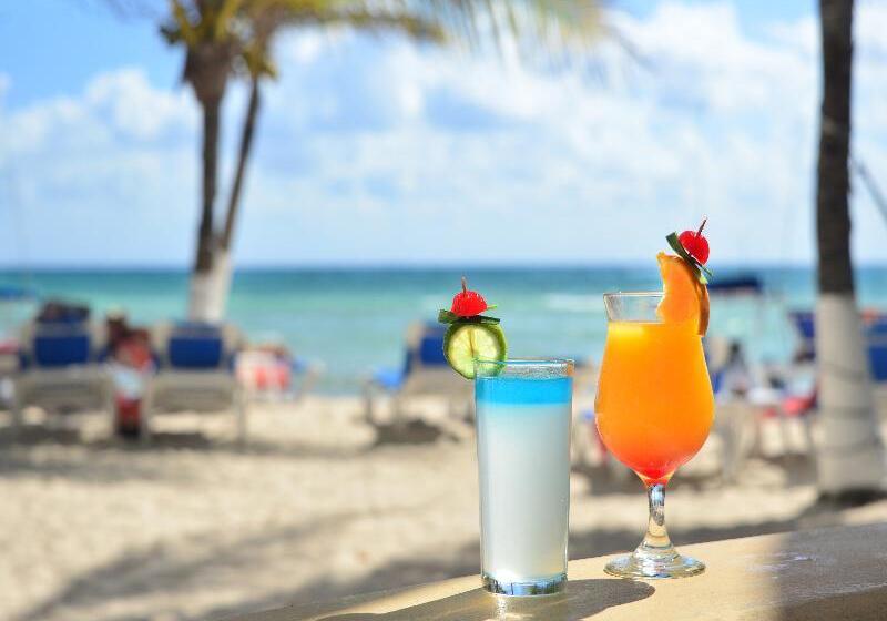 ホテル Playa Palms Beach