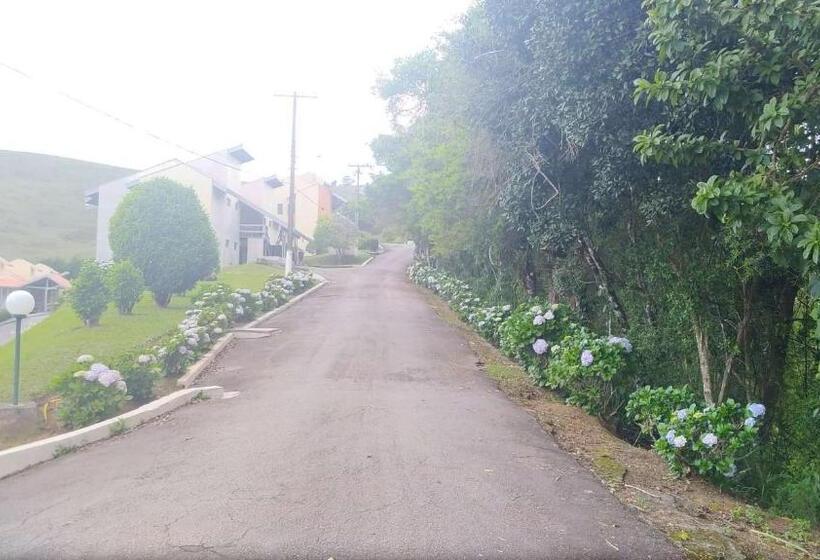 فندق Plaza Inn Week Inn