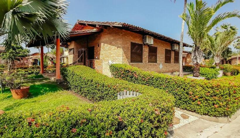 בית מלון כפרי Porto Preguiças Resort