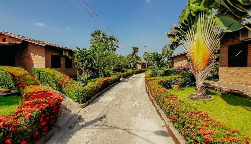 فندق Porto Preguiças Resort