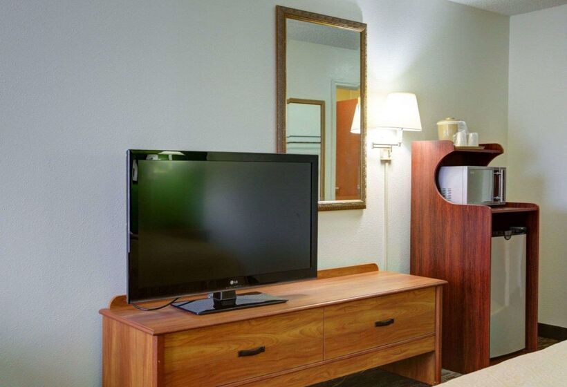 בית מלון כפרי Quality Inn & Suites Airport