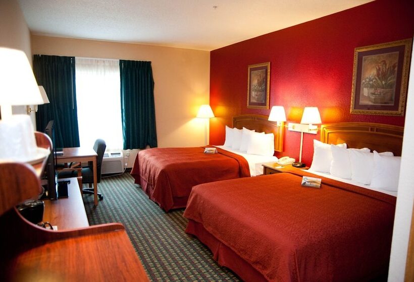 هتل Quality Inn & Suites Airport