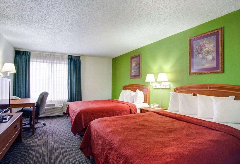 בית מלון כפרי Quality Inn & Suites Airport