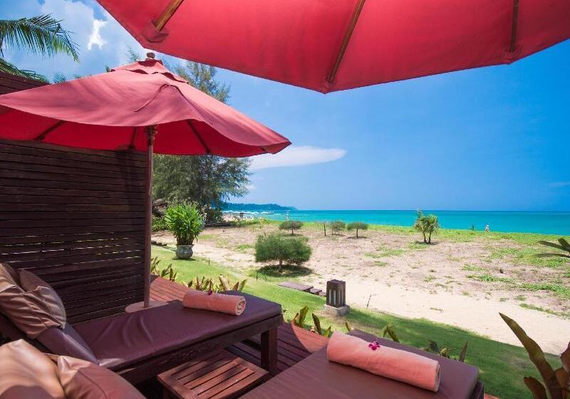 Отель Ramada Resort By Wyndham Khao Lak