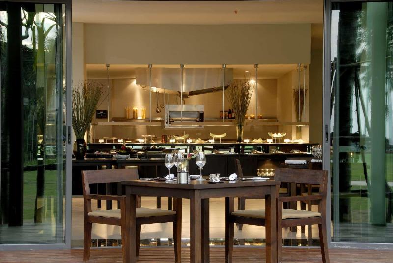 Отель Ramada Resort By Wyndham Khao Lak