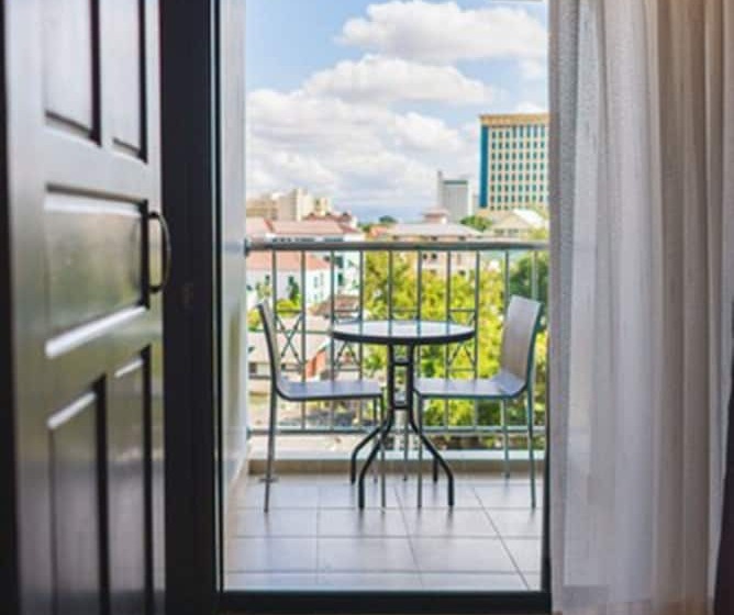 Отель Raming Lodge