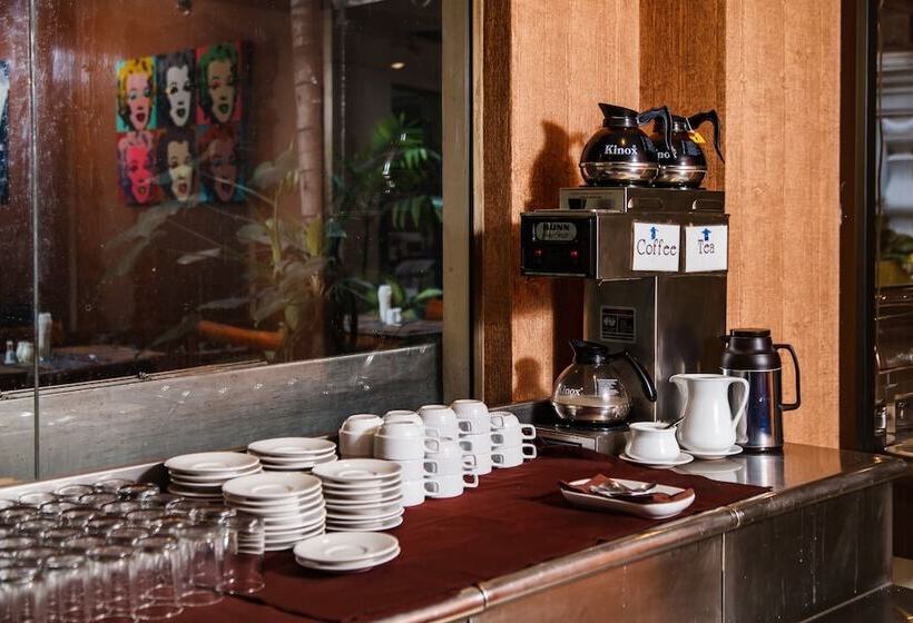 Отель Raming Lodge