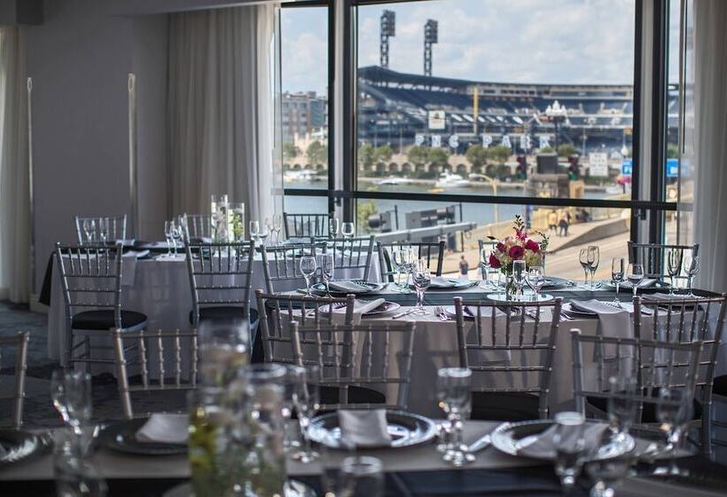 فندق Renaissance Pittsburgh