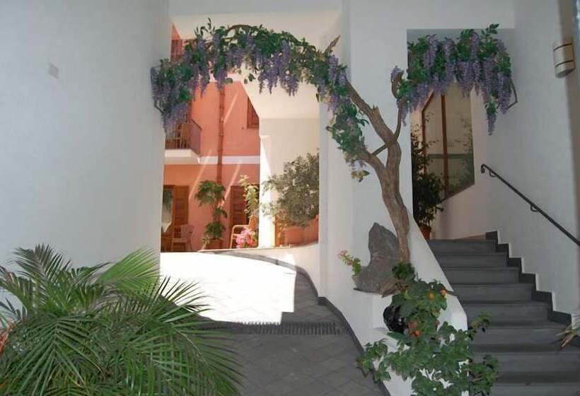 هتل Residence Alberghiero Eolie