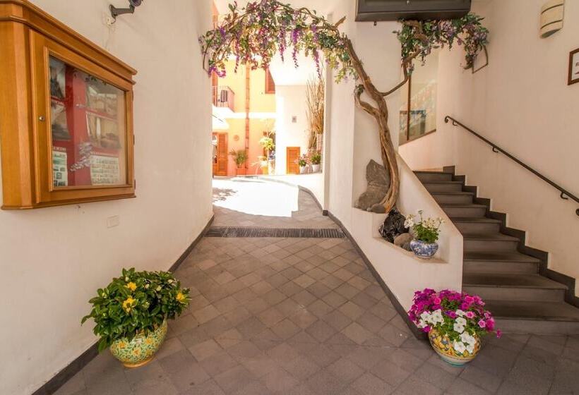 هتل Residence Alberghiero Eolie