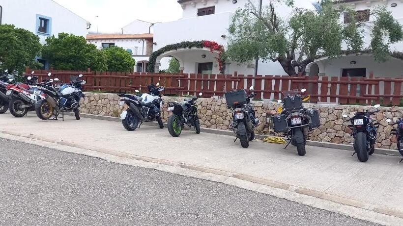 בית מלון כפרי Resort Nuraghe Arvu