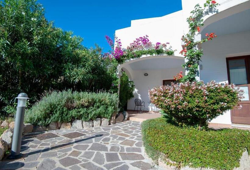 בית מלון כפרי Resort Nuraghe Arvu