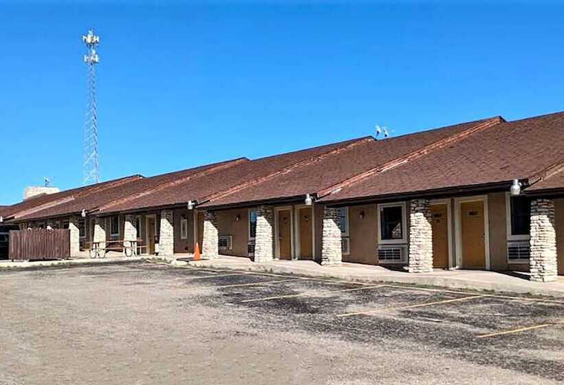 OYO Hotel Junction TX I-10