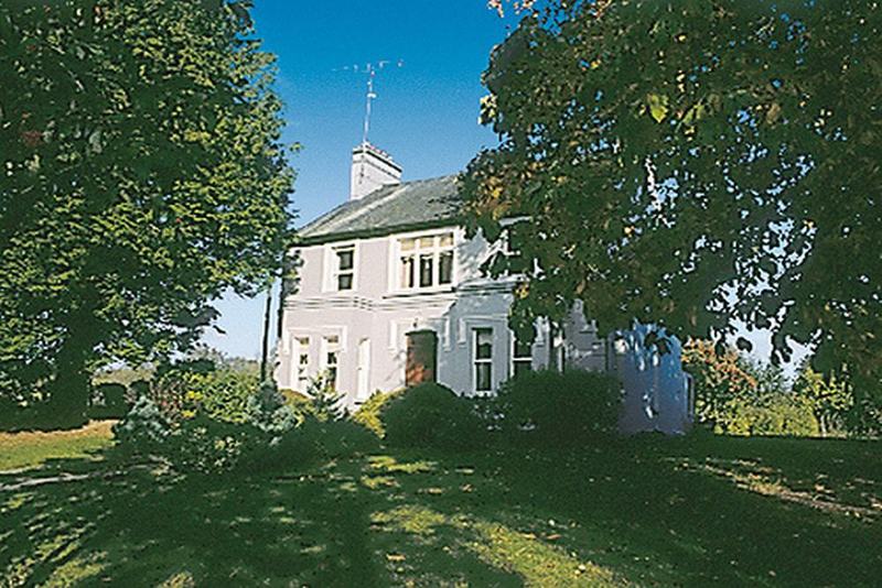 בית מלון כפרי Riverside Farmhouse