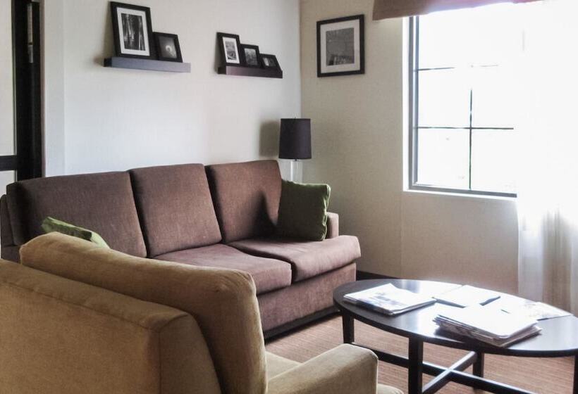 فندق Rodeway Inn