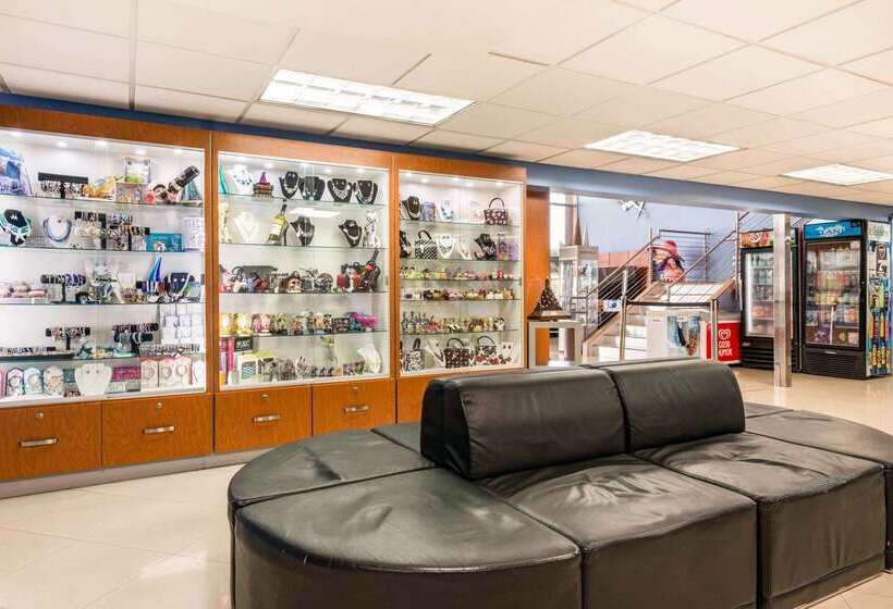 Отель Rodeway Inn & Suites Fort Lauderdale Airport & Cruise Port