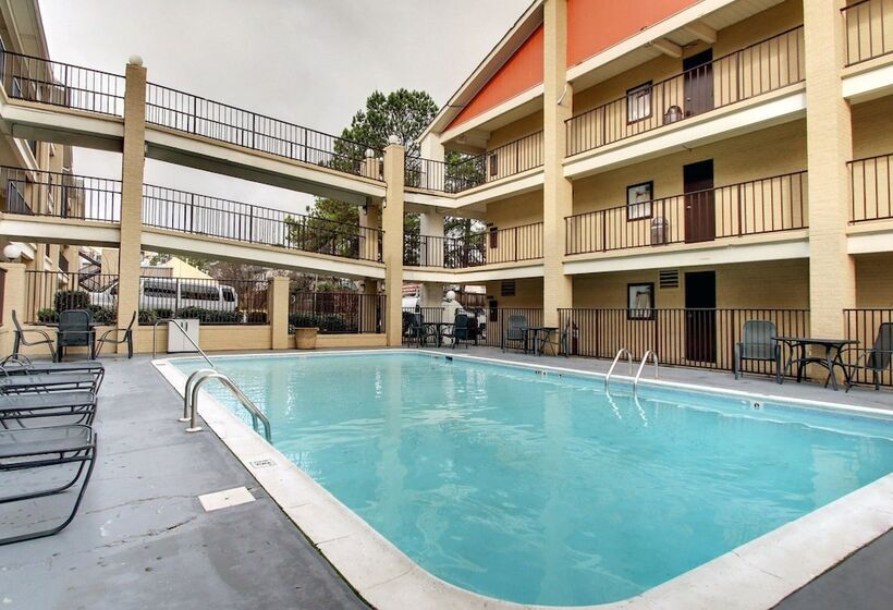 فندق Rodeway Inn North