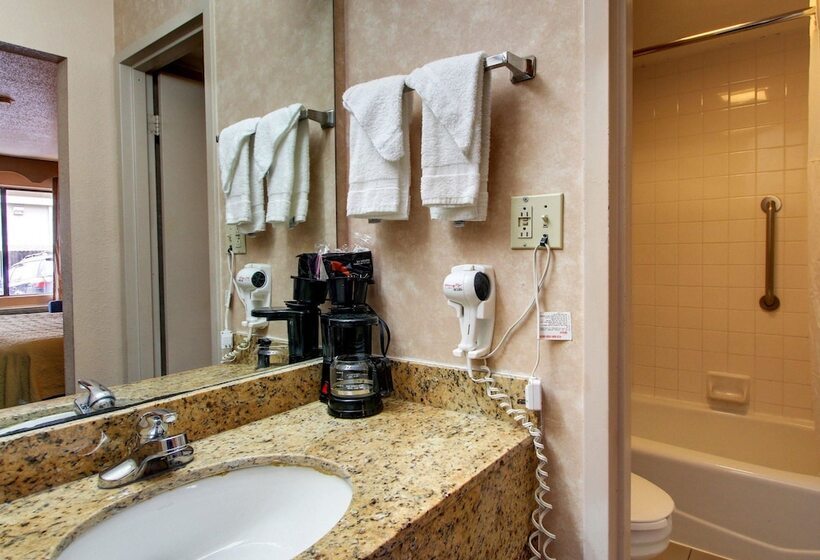 فندق Rodeway Inn North