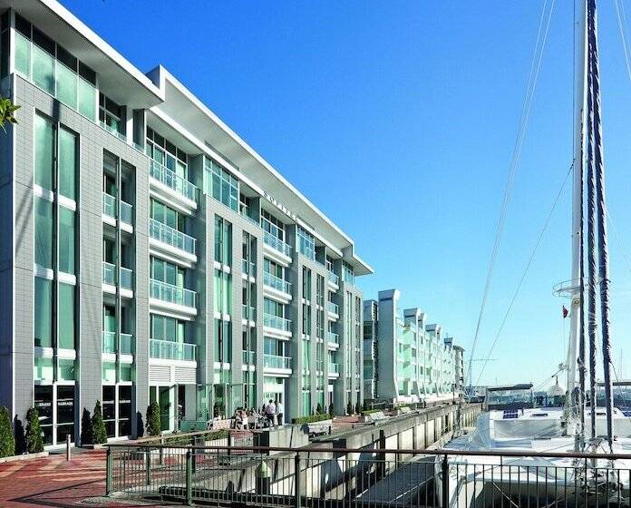 Отель Sofitel Auckland Viaduct Harbour