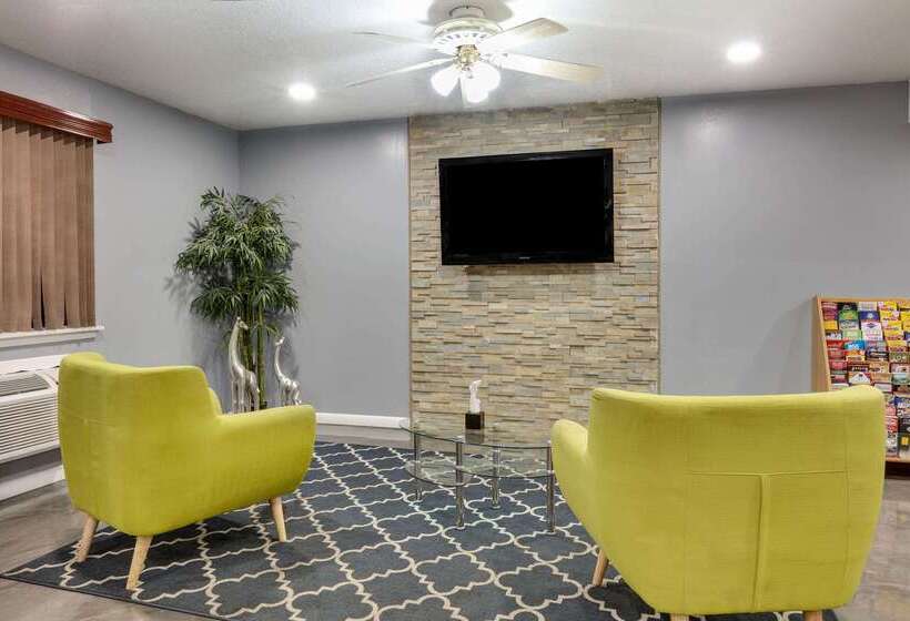 호텔 Super 8 By Wyndham San Antonio Pearl District / Downtown