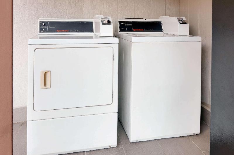 فندق Super 8 By Wyndham San Antonio Pearl District / Downtown