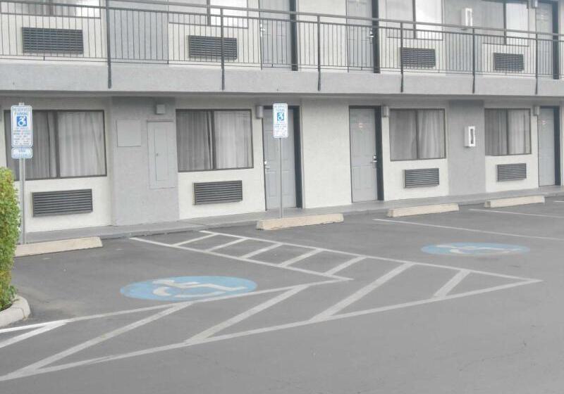 Surestay Hotel By Best Western Phoenix Airport