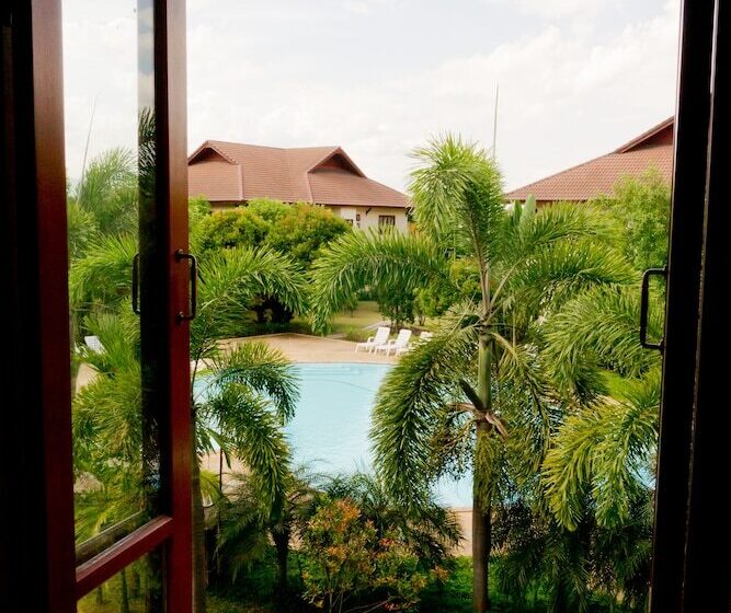 هتل Teak Garden Resort, Chiang Rai