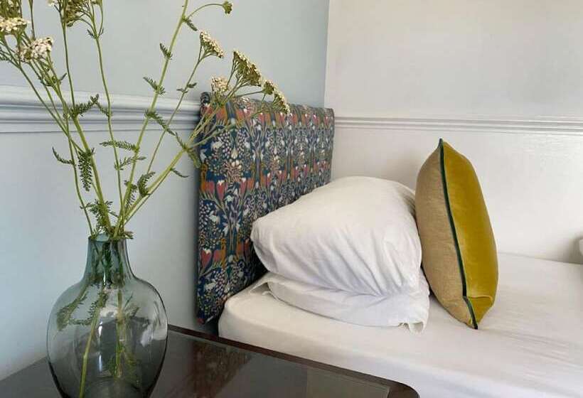 בית מלון כפרי The Emsworth B&b