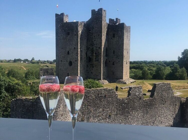 בית מלון כפרי Trim Castle