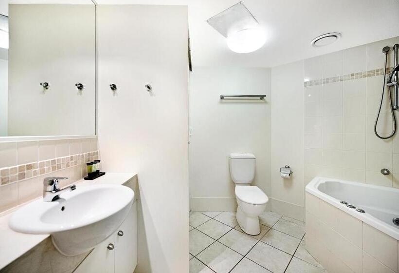 Отель Ultiqa Shearwater Resort