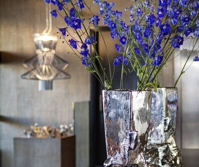 فندق V Frederiksplein