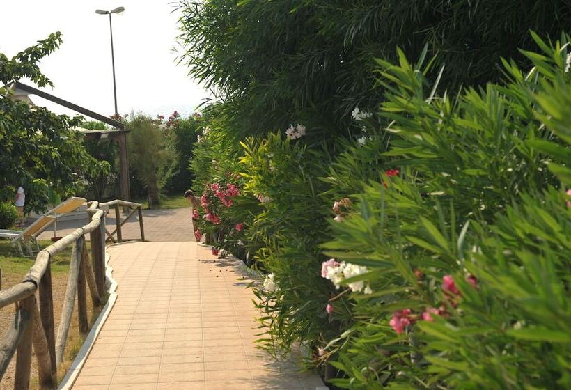 호텔 Villaggio Club Eden