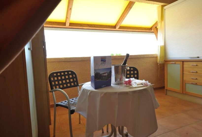 호텔 Villaggio Club Eden