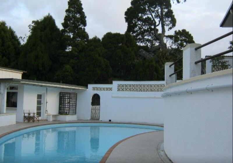 בית מלון כפרי Waitakere Resort & Spa