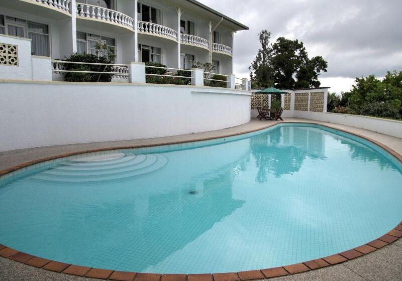 בית מלון כפרי Waitakere Resort & Spa