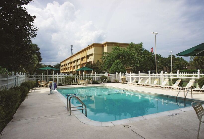 ホテル Wingate By Wyndham Brunswick Ga I 95