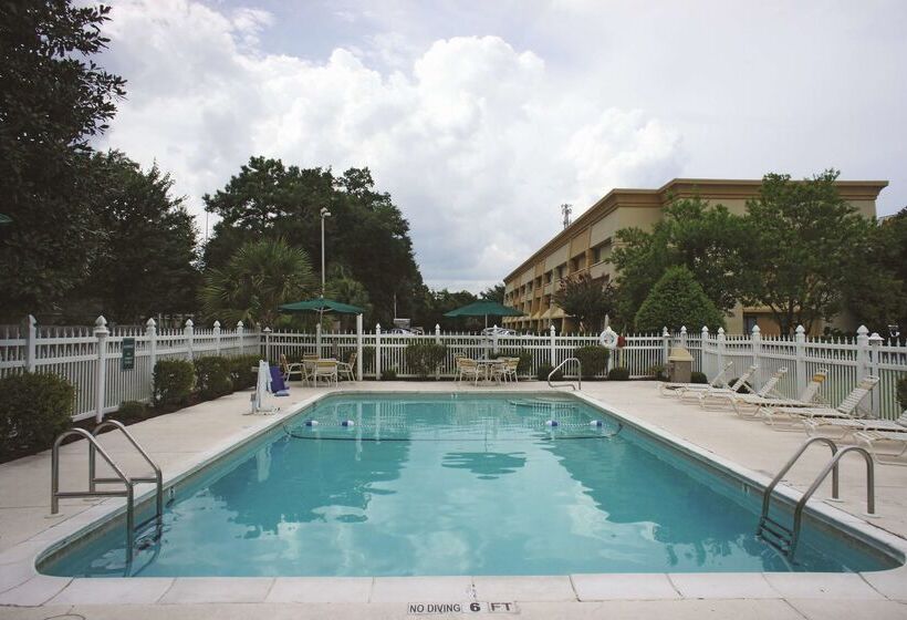 ホテル Wingate By Wyndham Brunswick Ga I 95