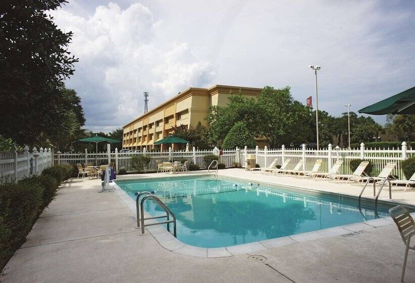 ホテル Wingate By Wyndham Brunswick Ga I 95