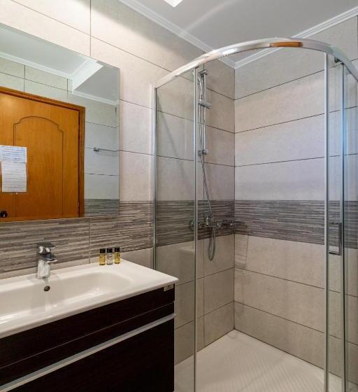 בית מלון כפרי Kamari Beach