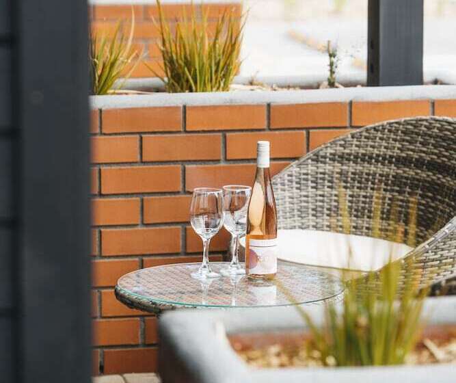 Riverside Hotel Marlborough