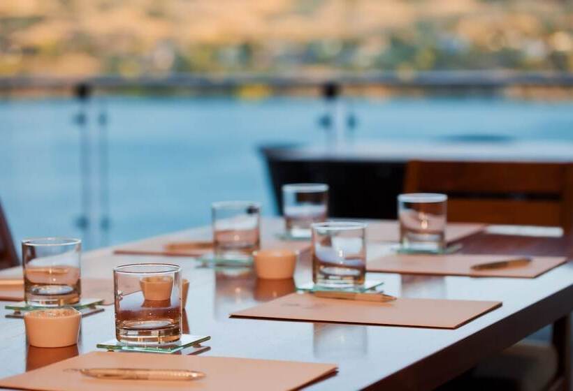 The Rees Hotel & Luxury Apartments