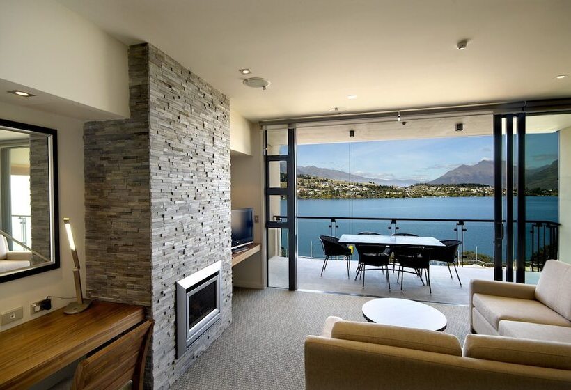 The Rees Hotel & Luxury Apartments