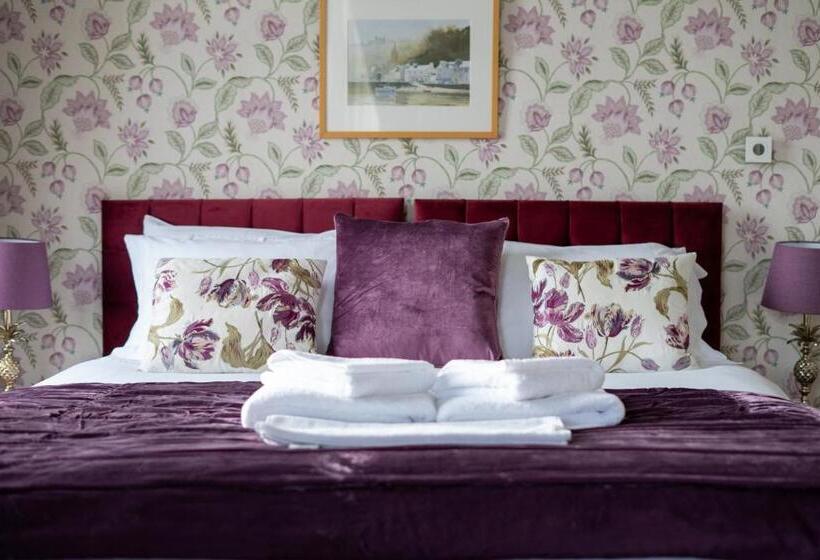 Western Isles Hotel